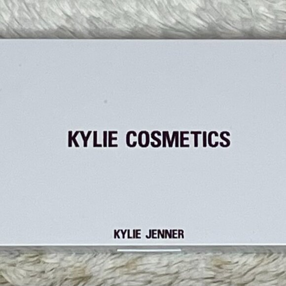 Kylie Jenner The Mauve Palette - New in Box - Picture 3 of 4